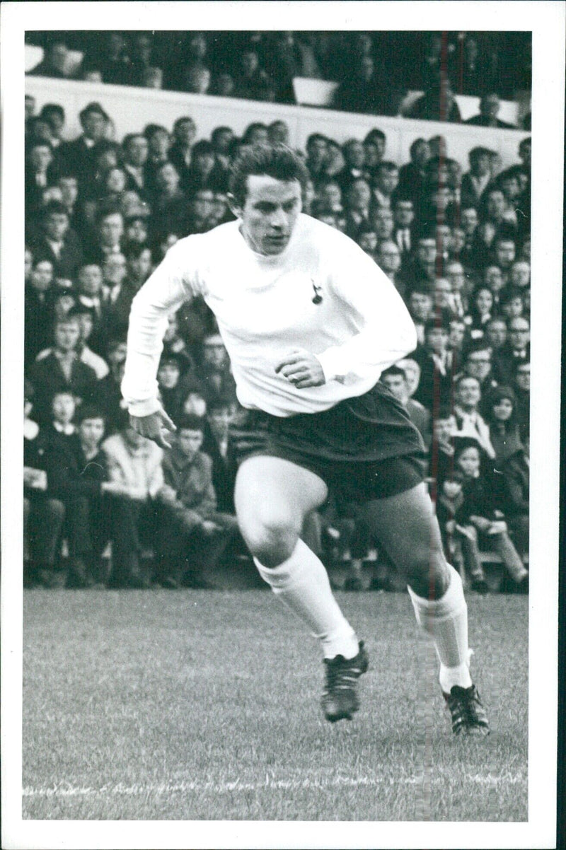 ALAN P.MULLERY Tottenham Hotspur Footballer - Vintage Photograph