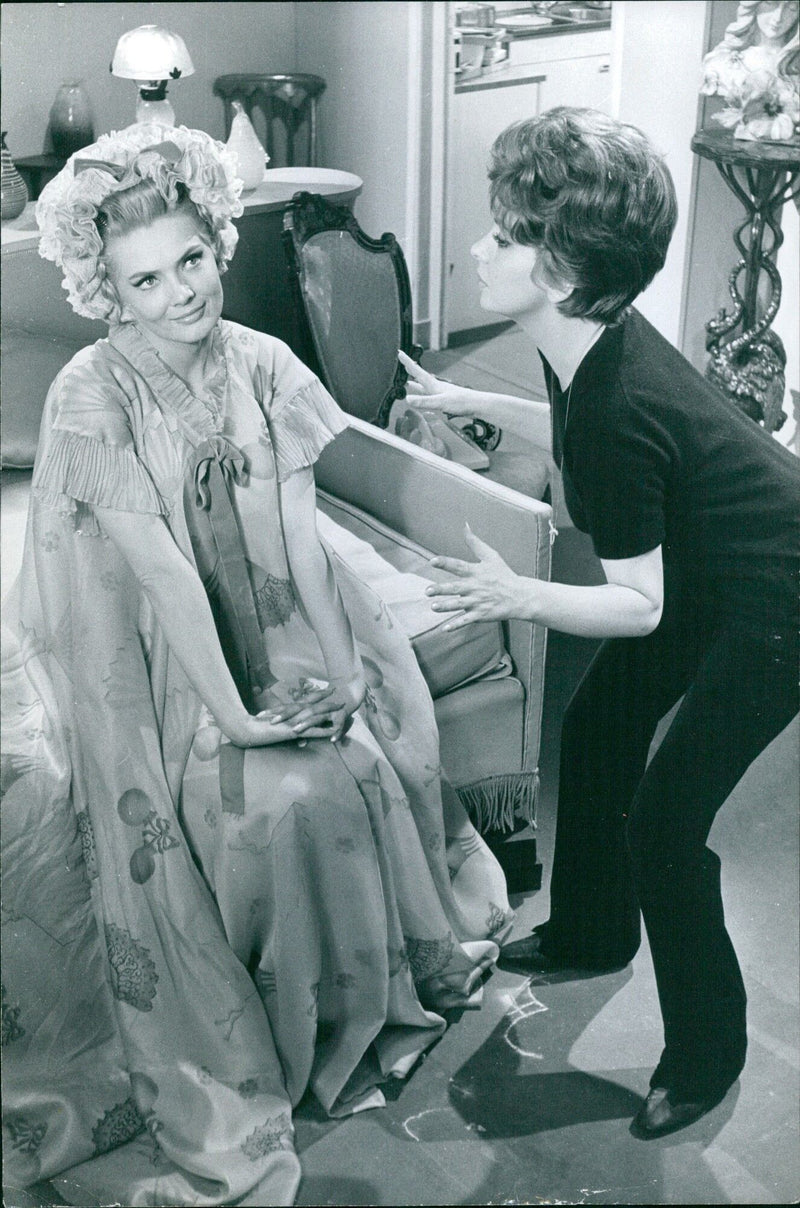 Gina Lollobrigida - Vintage Photograph