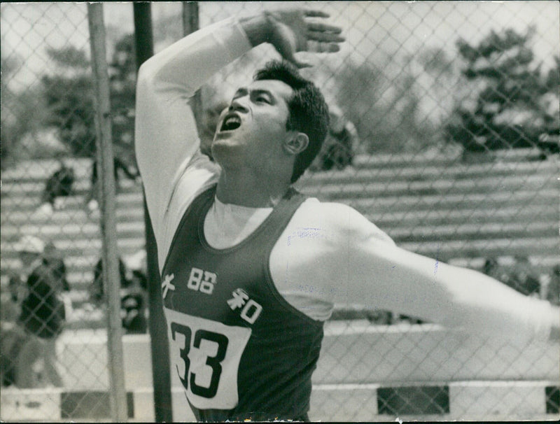 Japanese Athletes: SHIGENOBU MUROBUSHI - Vintage Photograph