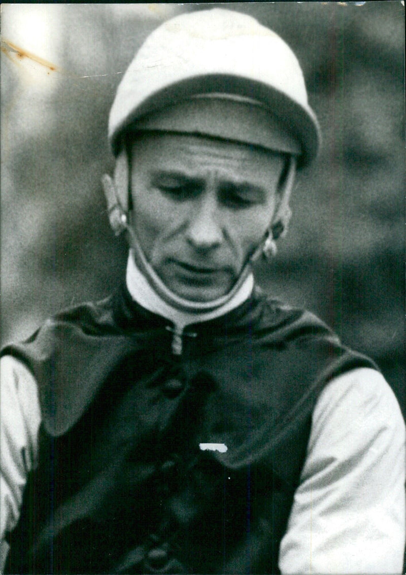 British Jockeys: E. ELDIN - Vintage Photograph