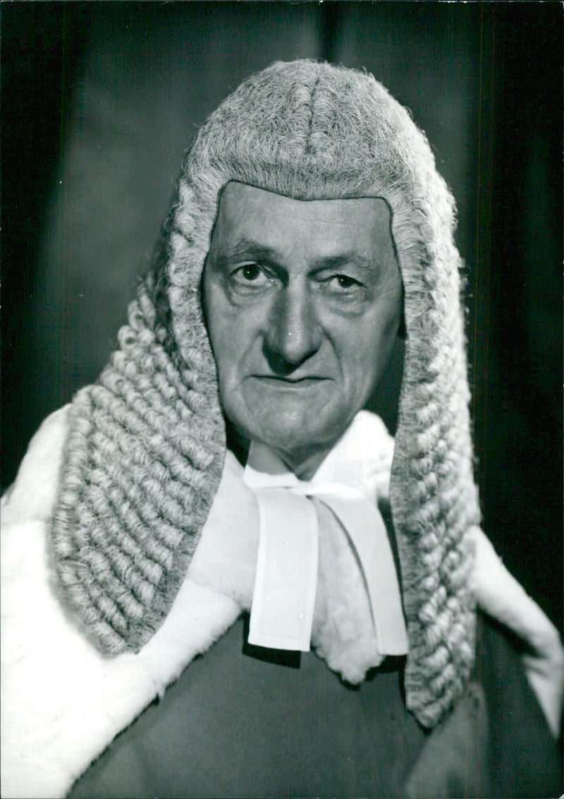 HON SIR STEPHEN CHAPMAN, Q.C. - Vintage Photograph