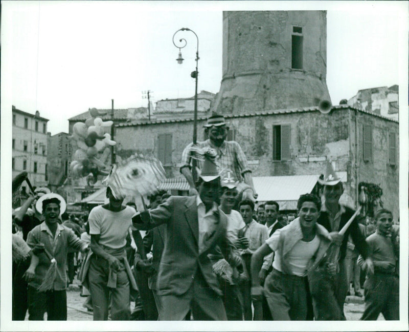 San Marino gets drunk - Vintage Photograph