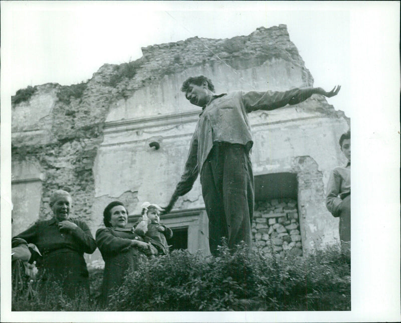 SAN MARINO GETS DRUNK. - Vintage Photograph