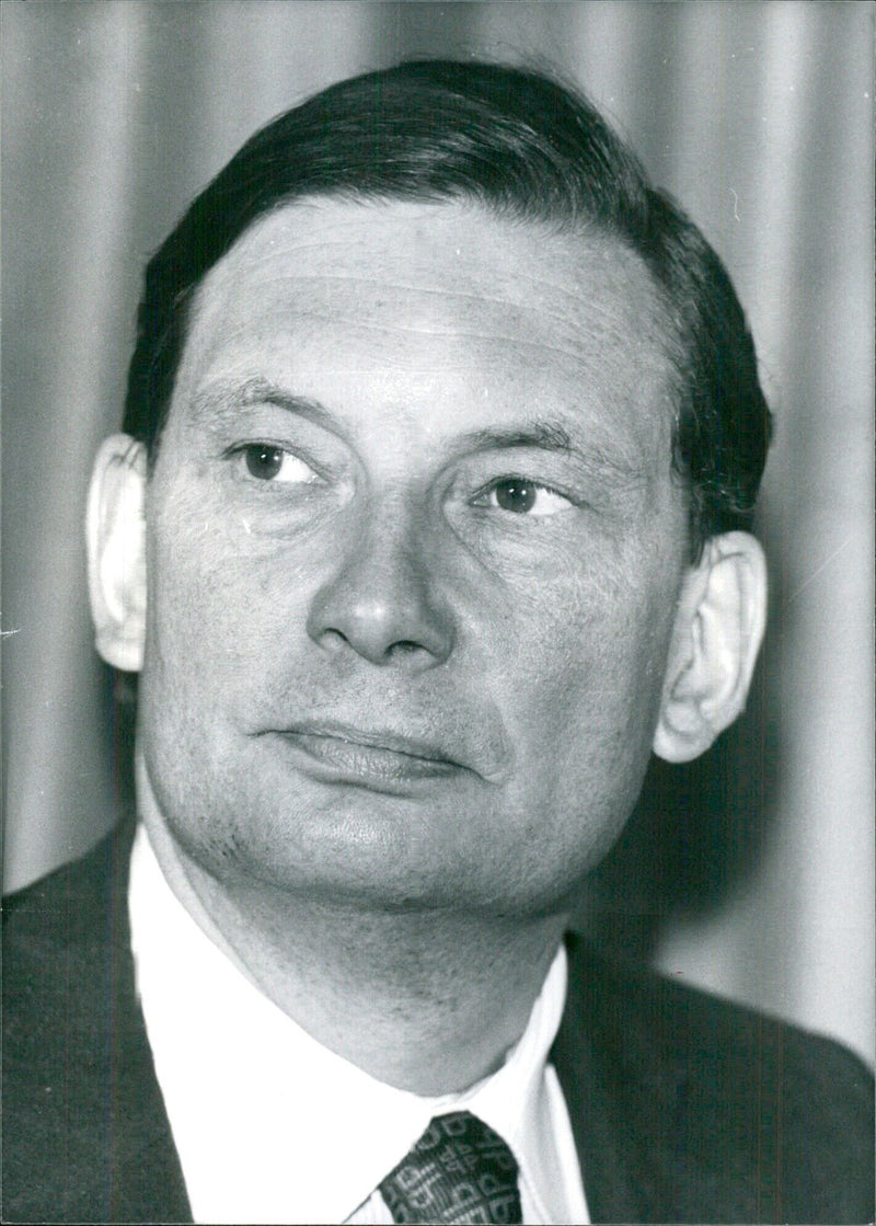 APL British Politicians: PAUL CHANNON, M.P. - Vintage Photograph