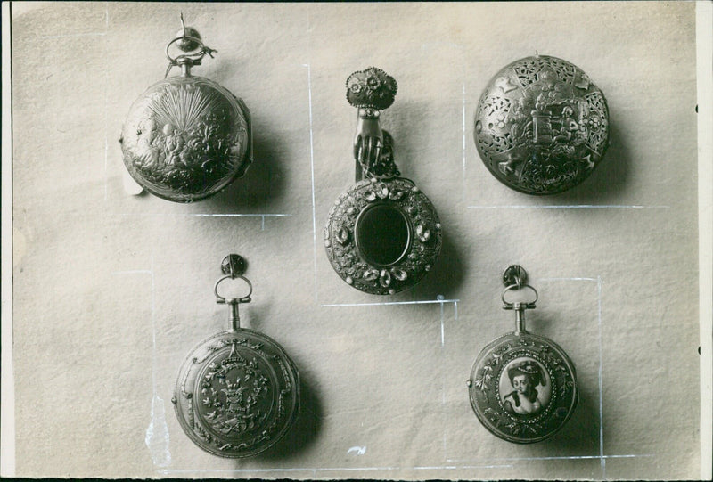 Baron Bonde's pocket watch collection - Vintage Photograph