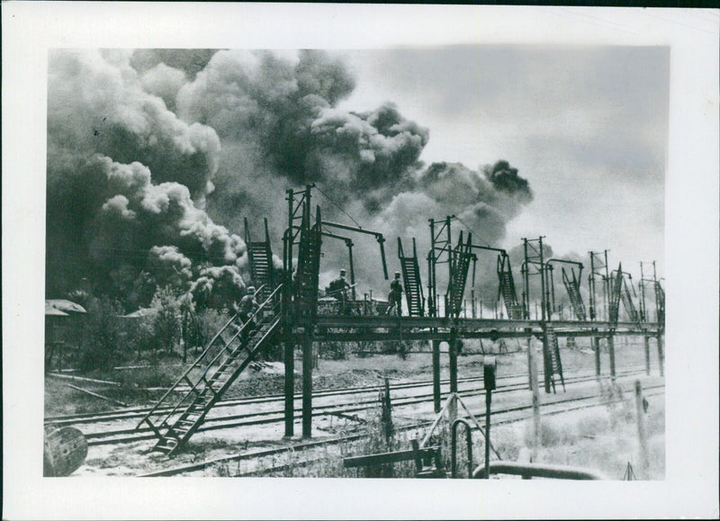 German soldiers burning oil in the Caucasus - Vintage Photograph