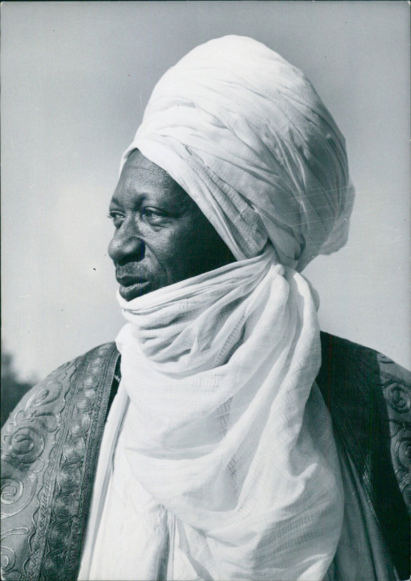 Nigerian Personalities: THE HONOURABLE SIR ABUBAKAR, G.B.E.. C.M.G. M.H.C.. - THE SULTAN OF SOKOTO - Vintage Photograph