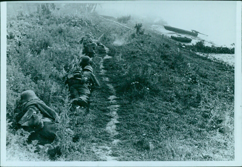 Typhoon tank troops have taken 53 prisoners and destroyed 232 enemy tanks. Russia 1941 - Vintage Photograph