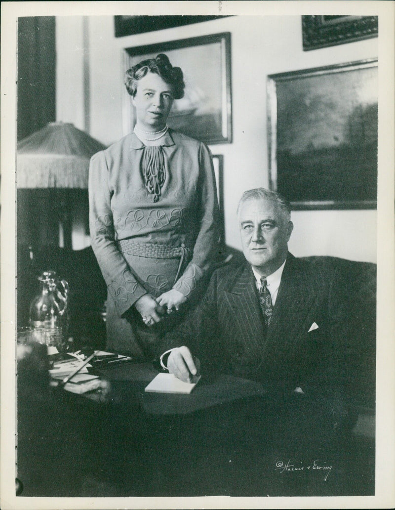 Franklin Roosevelt's "Cuff Links" birthday dinner souvenir - Vintage Photograph