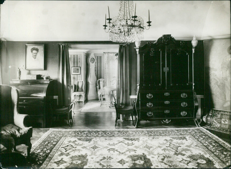 A3 Bosse, Harriet in her home - Vintage Photograph