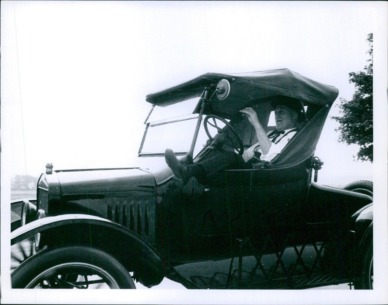 Vintage T-Ford 1910 - Vintage Photograph