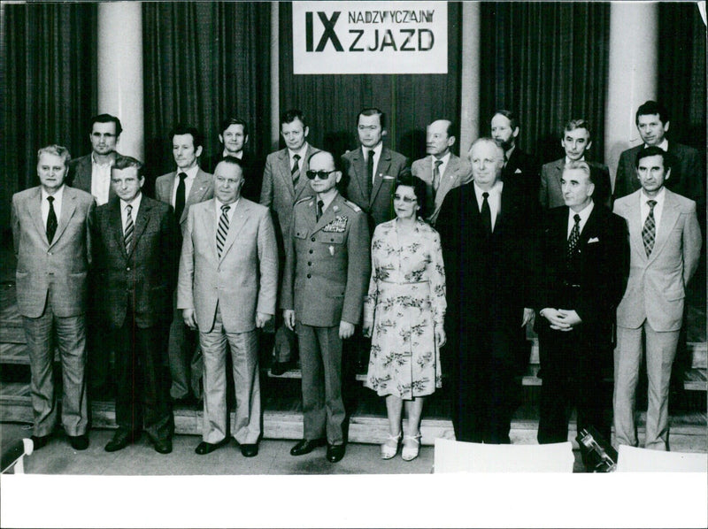 EXTRAORDINARY IX CONGRESS OF THE POLISH POLITBURO 300 OPS - Vintage Photograph