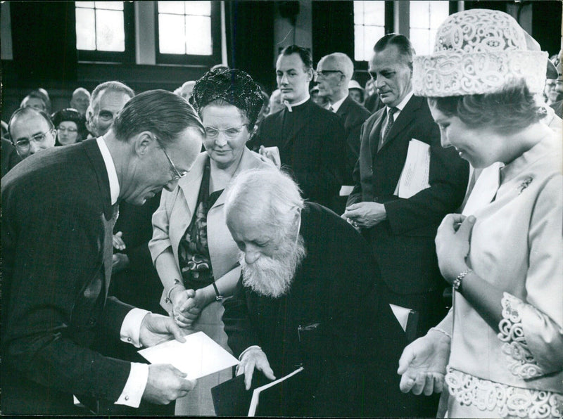 Erasmus price awarded to Professor Martin Buber - Vintage Photograph