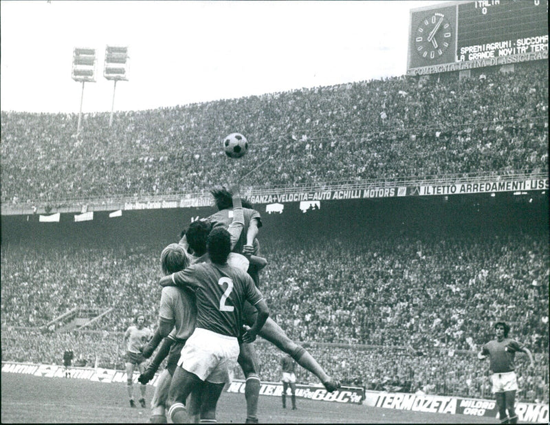 ITALY BEATS SWEDEN IN FRIENDSHIP MATCH - Vintage Photograph