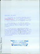 Anna Moffo y Bekim Fehmiu en una escena de "Los aventureros" - Vintage Photograph