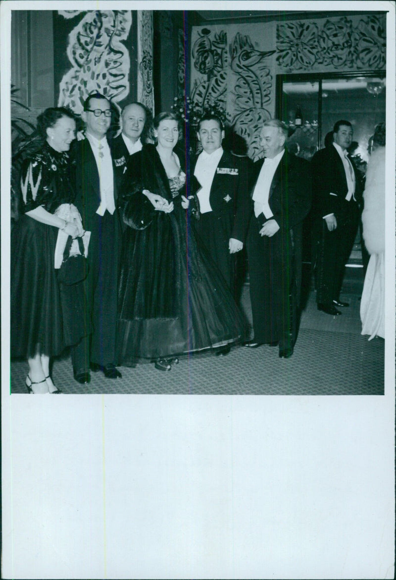 Jussi Bjorling singing at the Gala de la presse étrangère for President Auriol - Vintage Photograph