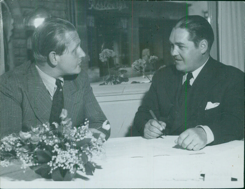 Jussi Björling signs contract with Dr Karl Björkman - Vintage Photograph