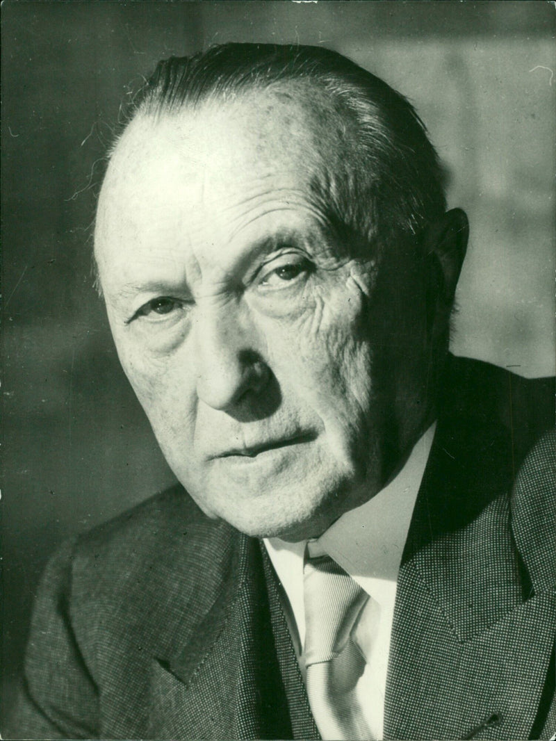 DR. KONRAD ADENAUER 119 FEDERAL CHANCELLOR OF WESTERN GERMANY - Vintage Photograph