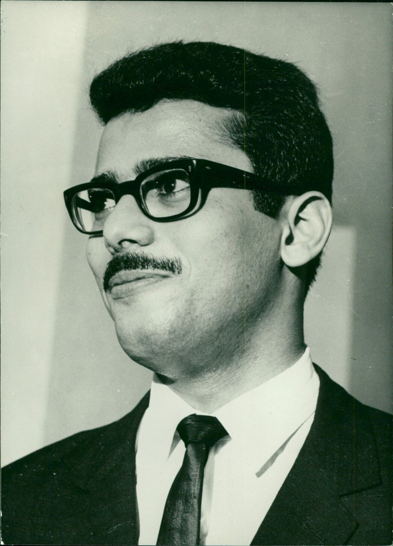 ADEL MAHFOOD KHALIFA, Ministro de Justicia y Waqf en la República Popular del Sur de Yemen - Vintage Photograph