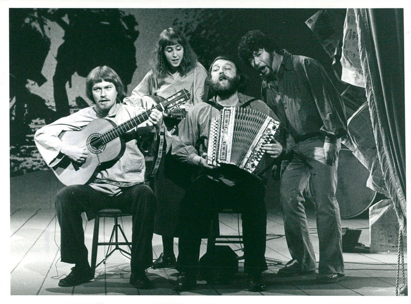 Bela Ciao: Music Group - Vintage Photograph
