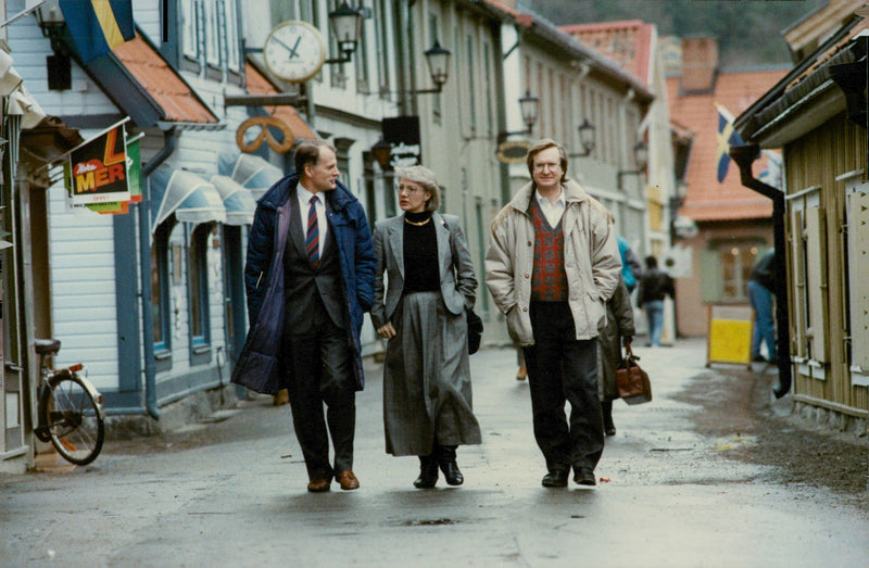 1989 OTHER REGION CALLS MAINFRA REGIONAL LARGE AND MANDATIC - Vintage Photograph