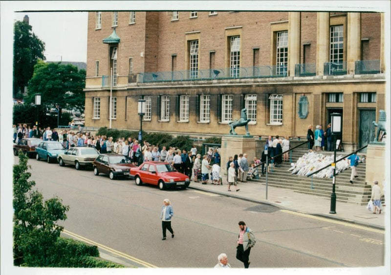 Princess Diana, City Hall. - Vintage Photograph