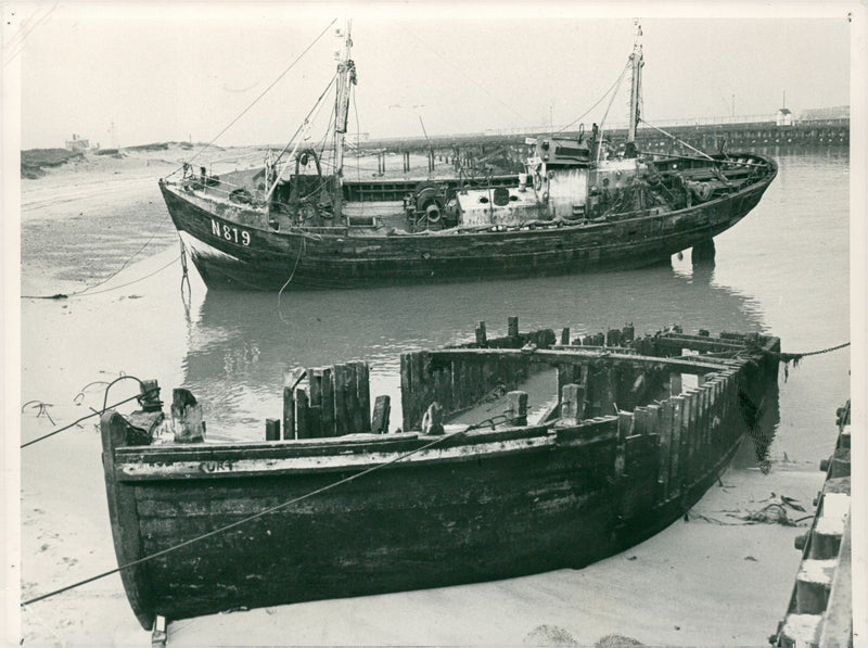 Shipwrecks/Accidents: Styn Streuvels - Vintage Photograph