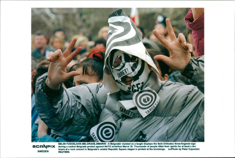 1999 SCANPIX HUGE FIRE RUNS PART PRIST SWEDEN ROCK CONCERT ARMY - Vintage Photograph