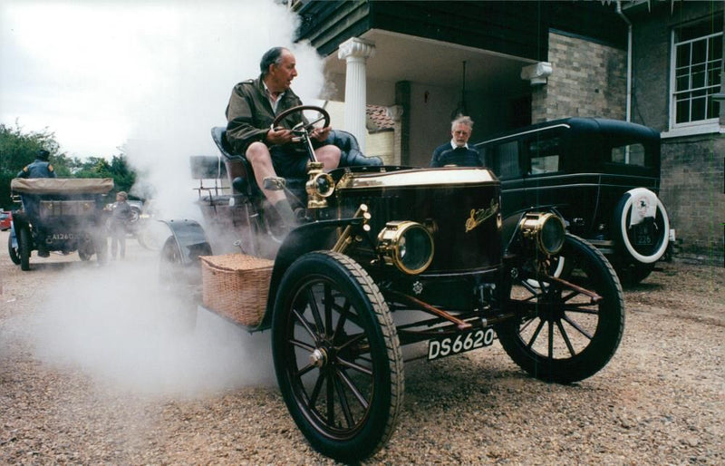 Cars: Steam: 1907 Stanley - Vintage Photograph