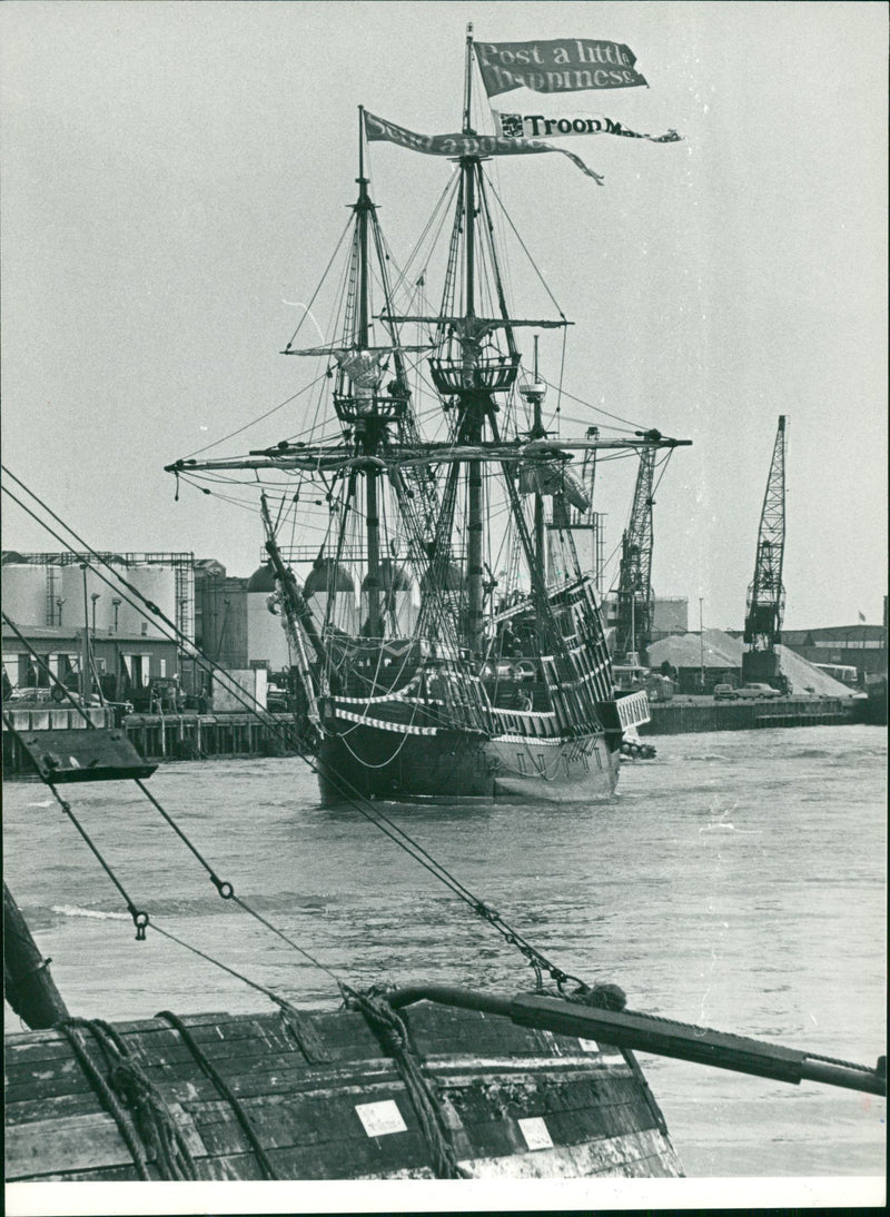 Shipping: Civilian: Sailing Ships - Vintage Photograph