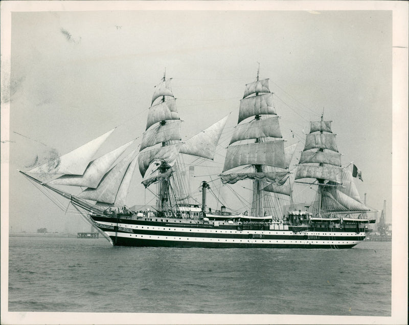 Shipping: Civilian: Sailing Ships - Vintage Photograph