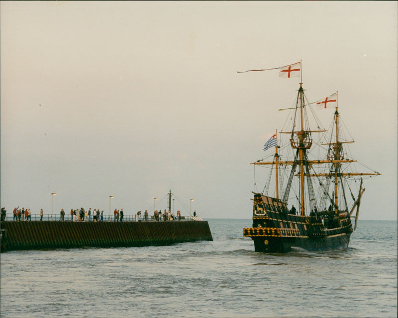 Shipping: Civilian: Sailing Ships - Vintage Photograph