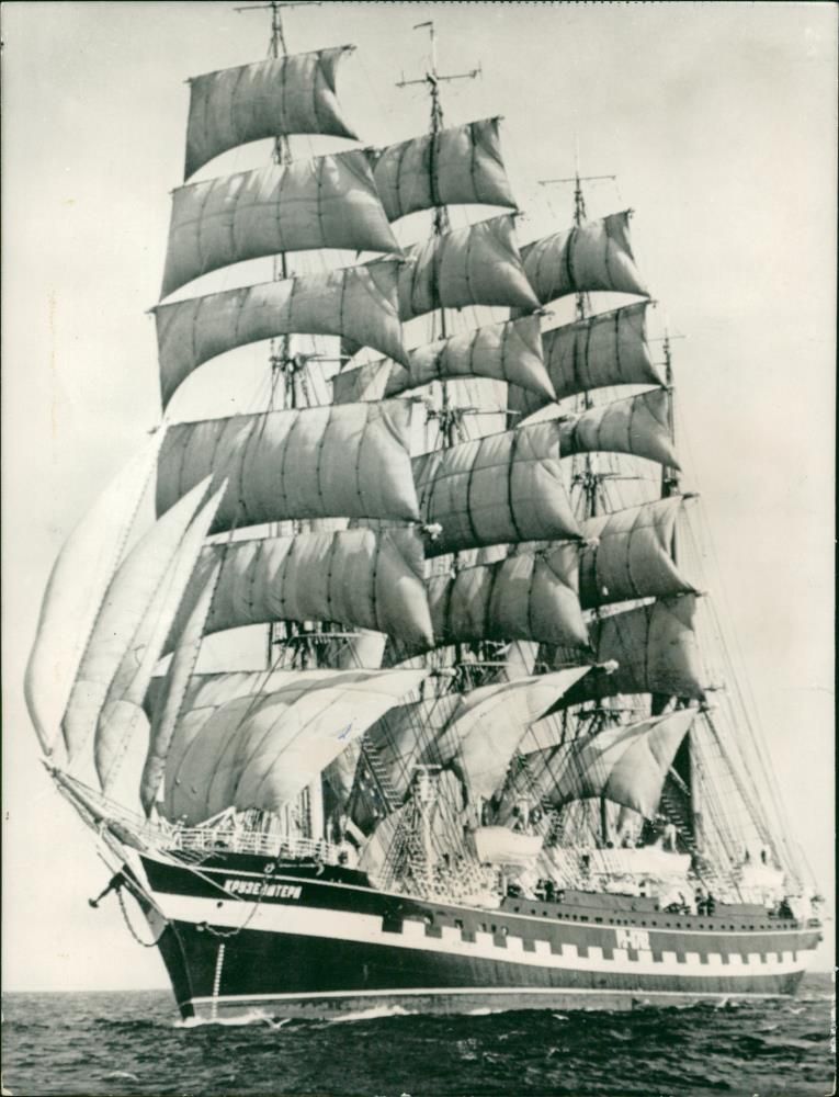 Shipping : Kruzenshtern - Vintage Photograph