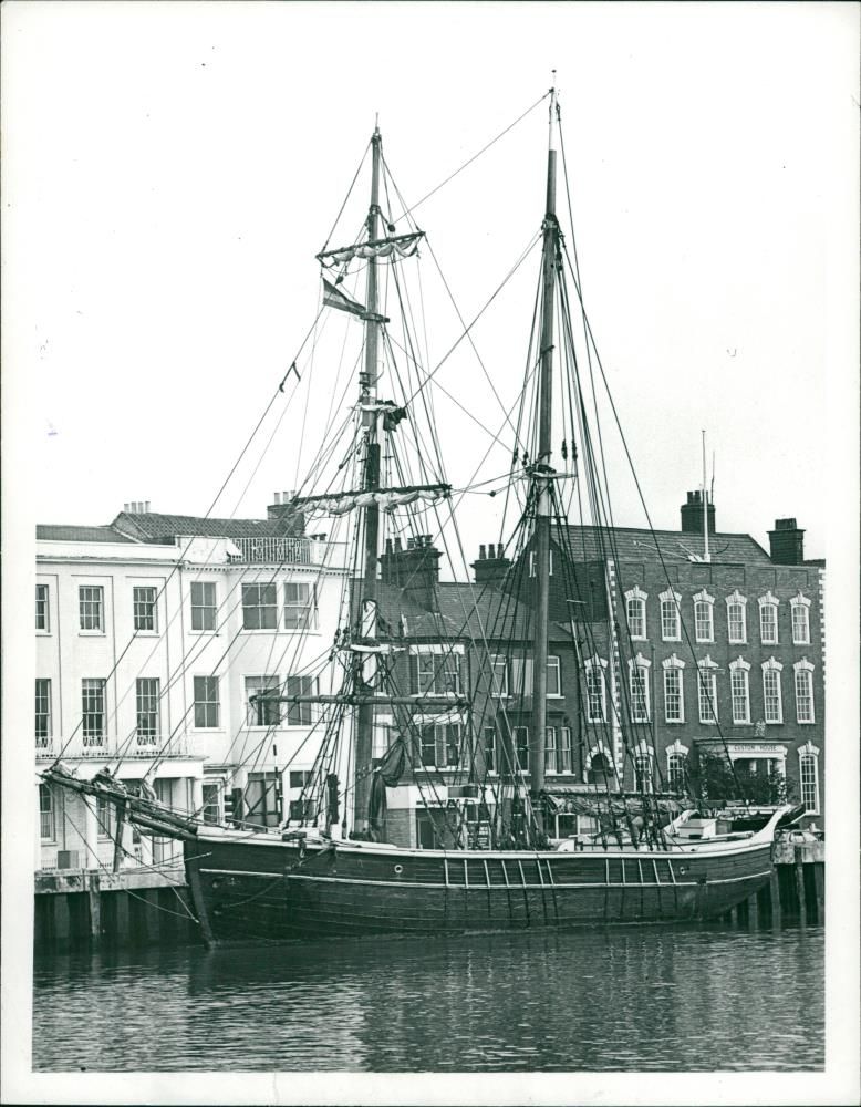 Shipping: Civilian: Sailing Ships - Vintage Photograph