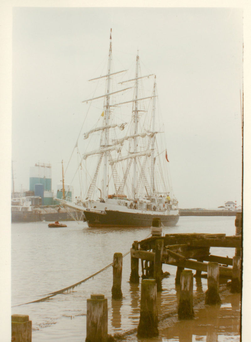 Shipping: Civilian: Sailing Ships - Vintage Photograph