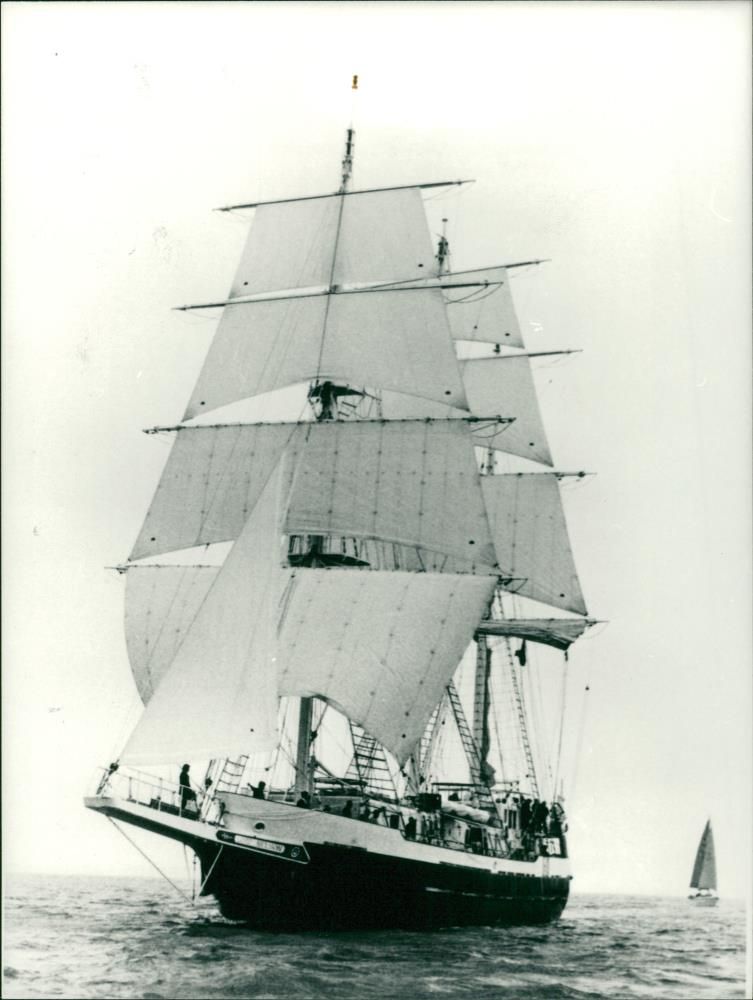 Shipping: Civilian: Sailing Ships - Vintage Photograph