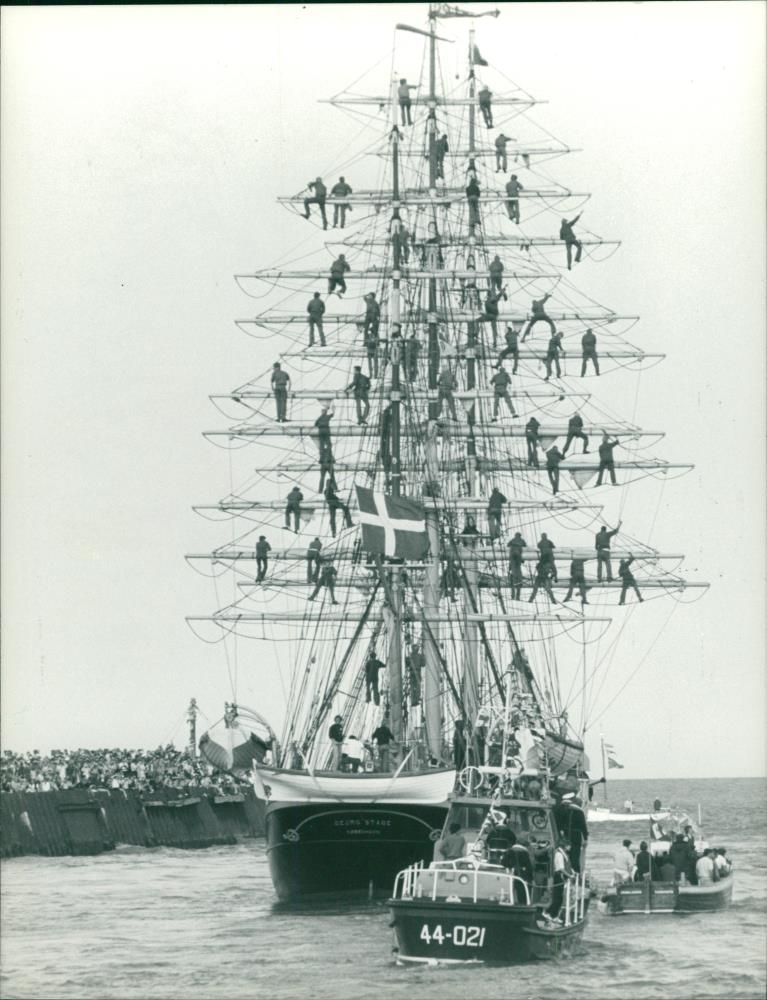 Shipping: Civilian: Sailing Ships - Vintage Photograph