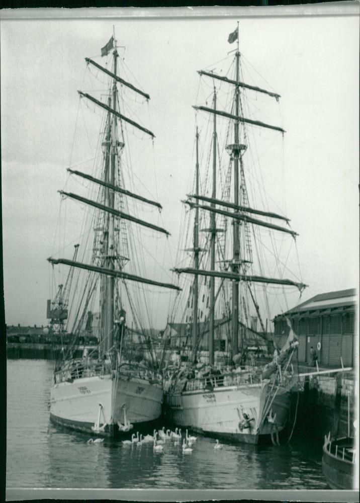 Russian training ships tropik and Meridian. - Vintage Photograph