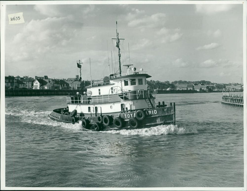 Ships: Tugs 'T' - Vintage Photograph