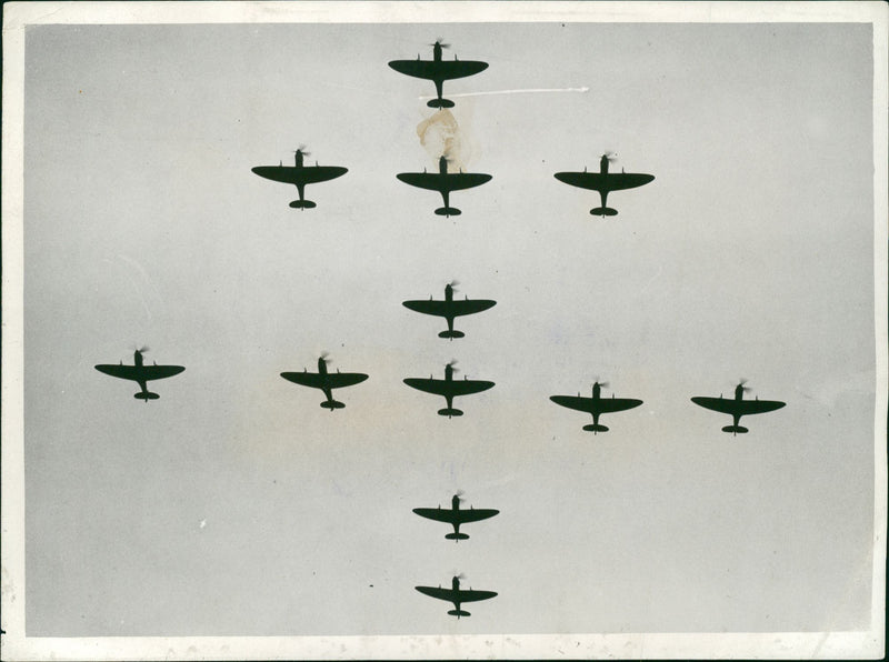 Aircraft: Military: Spitfires - Vintage Photograph