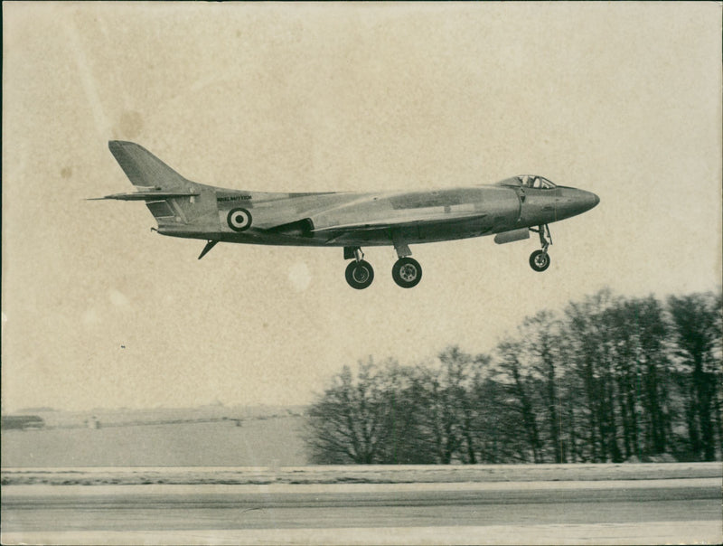 Aircraft: Military: Supermarine 525 - Vintage Photograph