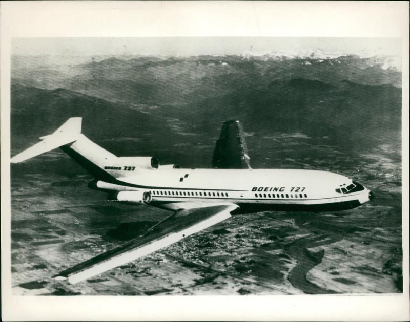 Aircraft: Civil: Boeing - Vintage Photograph