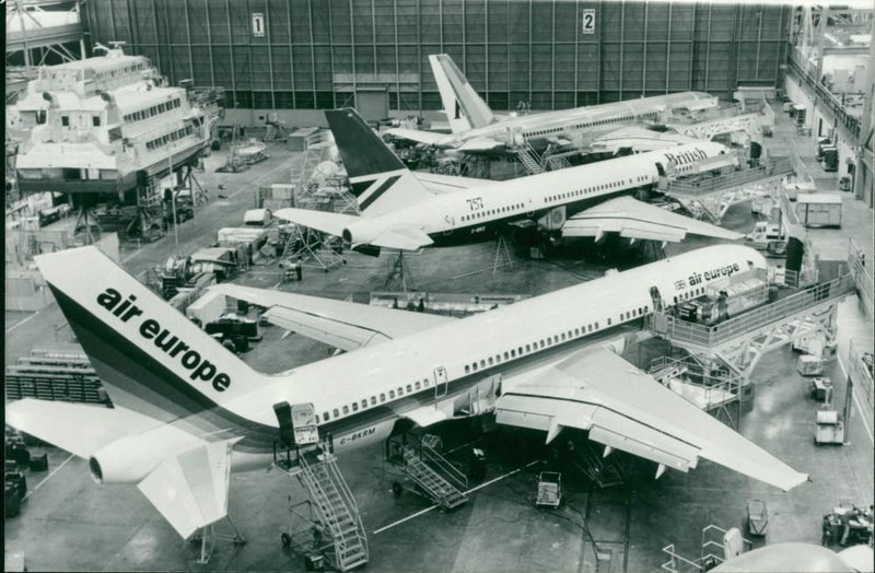 Aircraft: Civil: Boeing 757 - Vintage Photograph
