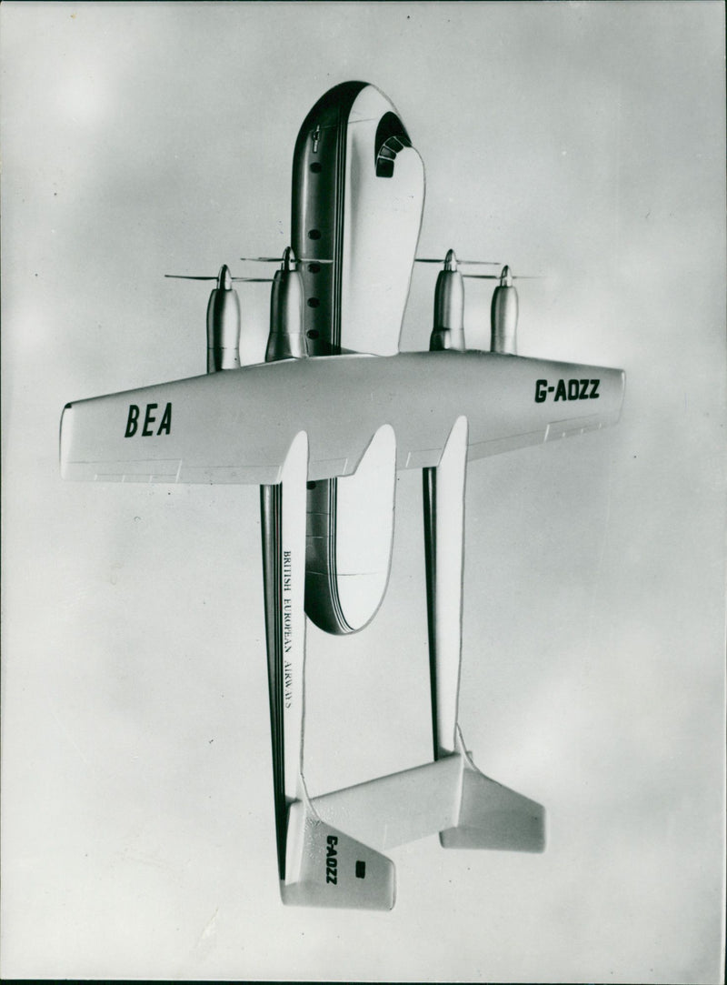 FLIGHT MAIDEN BRITISH AIRCRAFT - Vintage Photograph