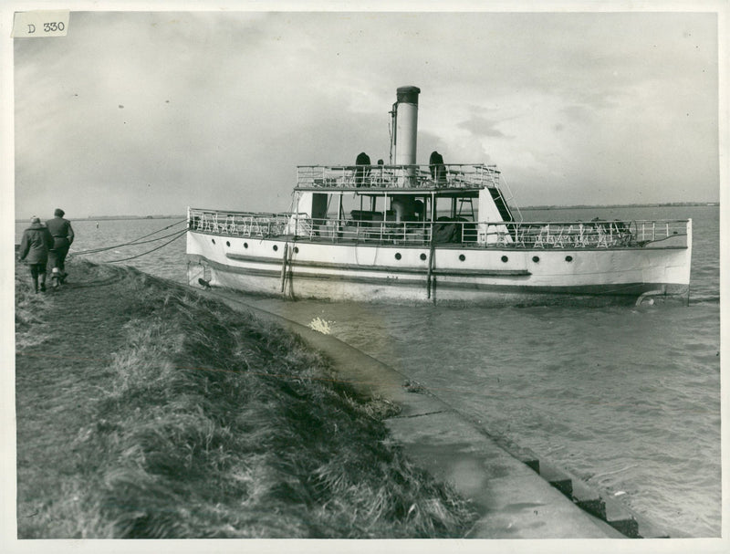 Resolute, pleasure steamer boat - Vintage Photograph