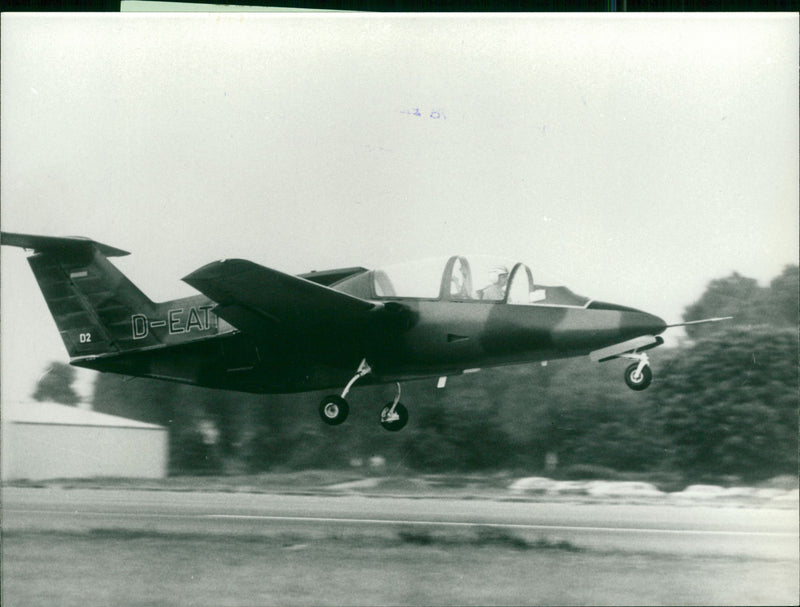 Aircraft: Civil: Fantrainer D2 in test Flight Phase - Vintage Photograph