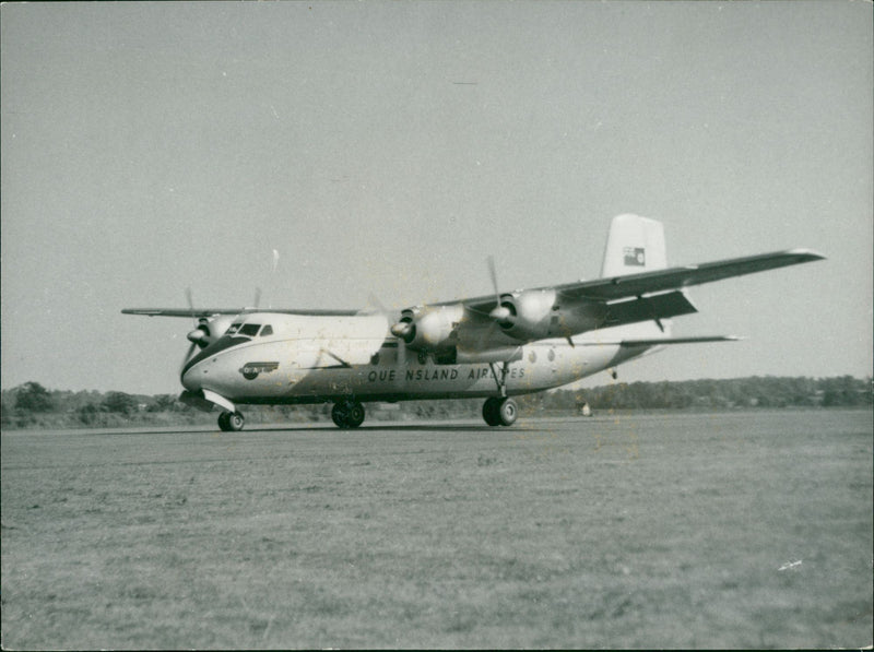 Aircraft: Civil: Handley Page Herald - Vintage Photograph