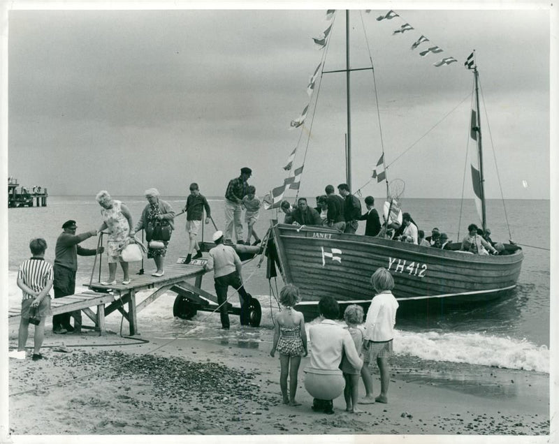 Photograph of the Postcard from Yarmouth. - Vintage Photograph