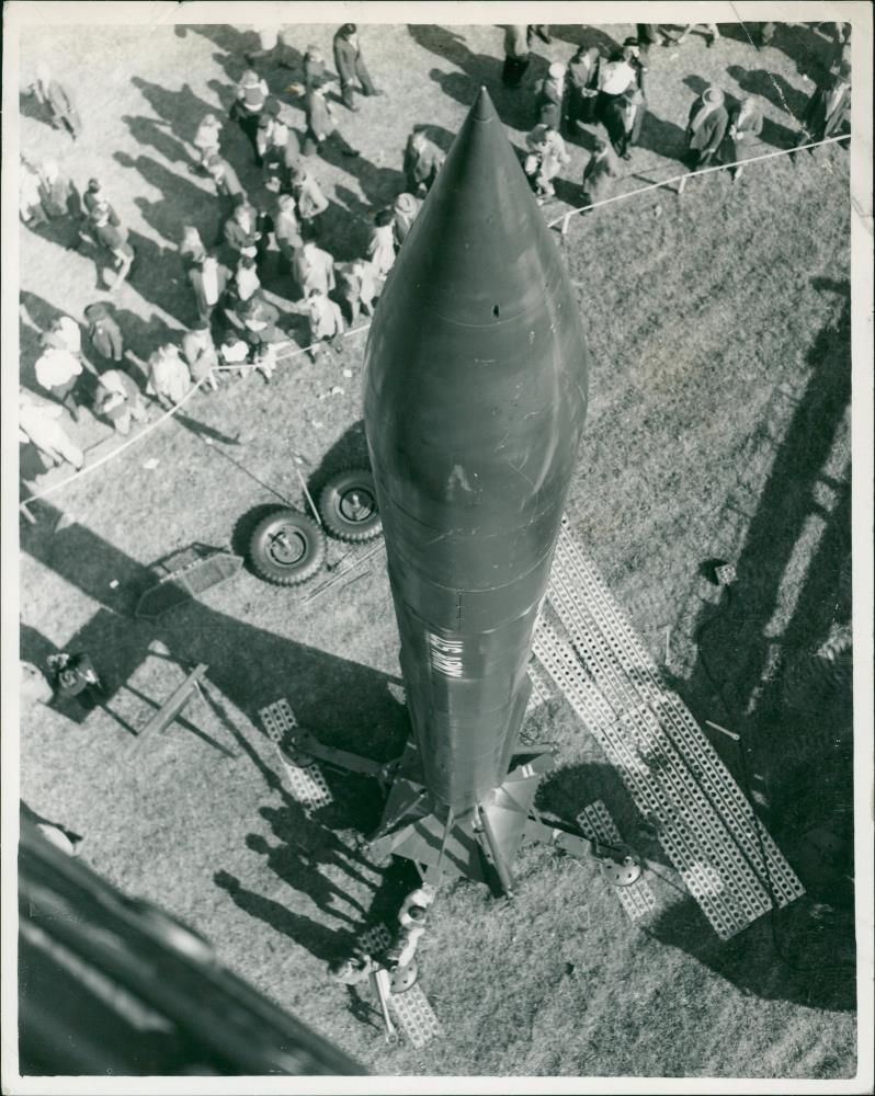 NEW U.S ARMY MISSILE ON SHOW. - Vintage Photograph