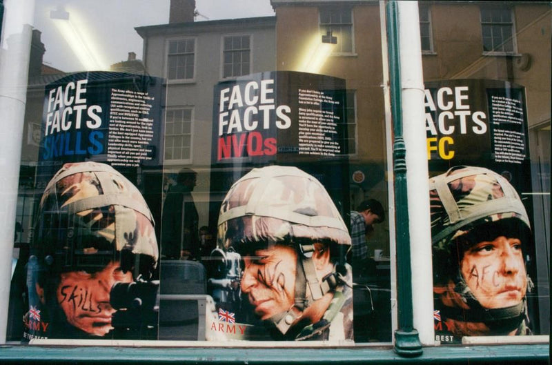 Militaryposter . - Vintage Photograph